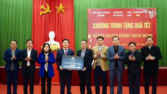 Kim Nam Group tham gia chương trình Tặng quà tết Quý Mão 2023 tại tỉnh Phú Thọ