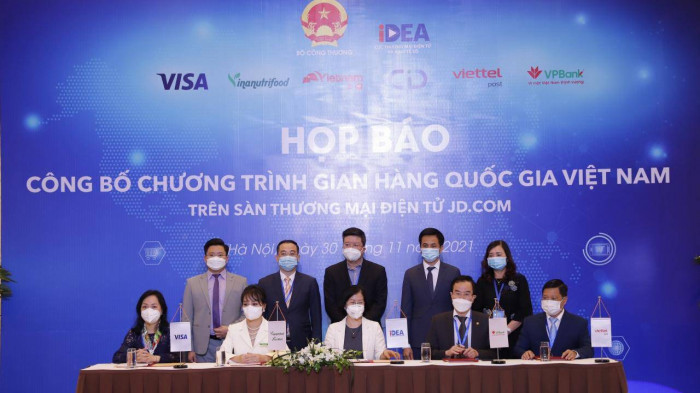 Chủ tịch Nguyễn Kim Hùng tham dự họp báo ra mắt “GIAN HÀNG QUỐC GIA VIỆT NAM TRÊN SÀN THƯƠNG MẠI ĐIỆN TỬ JD.COM”