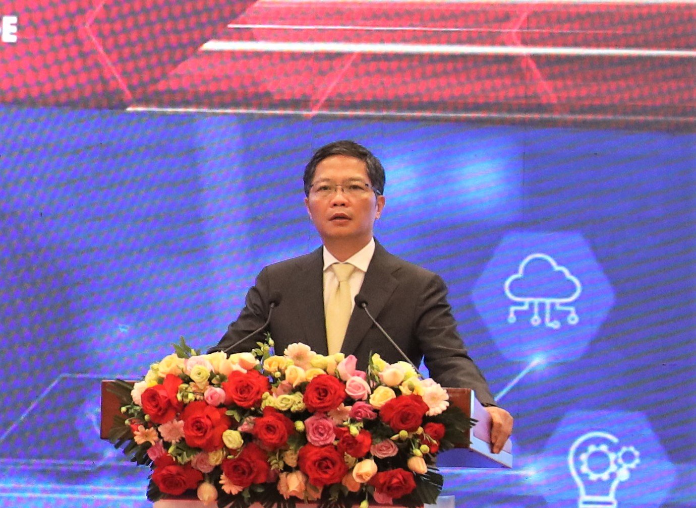 hoi nghi 6 12 2