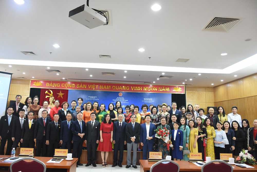 Chủ tịch Nguyễn Kim Hùng tham dự chương trình diễn đàn kết nối doanh nghiệp Kiều bào Thái Lan và hiệp hội doanh nghiệp SMES