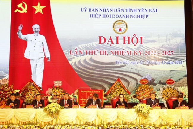Đoàn chủ tịch điều hành đại hội